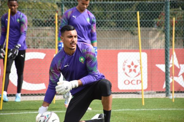 خاليلوزيتش يستدعي الحارس  “بنعبيد” للالتحاق بمعسكر أسود الأطلس