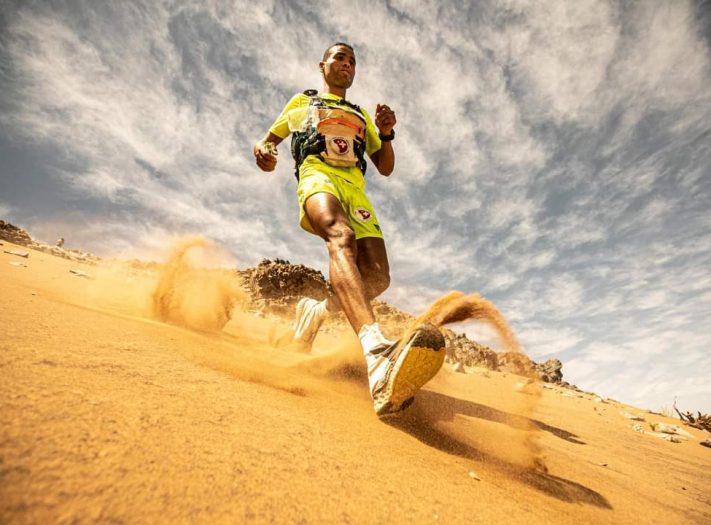 “المرابطي” و”كوميت” يتصدران مارثون الرمال