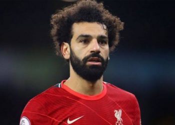 مبالغة “هالاند” ترجح كفة “صلاح” بانضمامه لبارشلونة