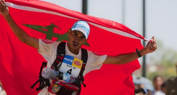 المرابطي وكوميت يتوجان بالمرحلة الأولى من ماراطون الرمال