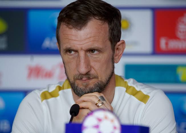 “أروابارينا” يطمئن على أداء لاعبى منتخب الإمارات داخل أنديتهم