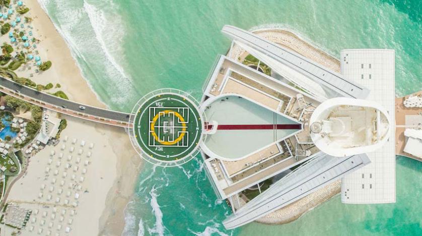 لقاء عمالقة MMA والملاكمة على مهبط طائرات برج العرب فى دبى