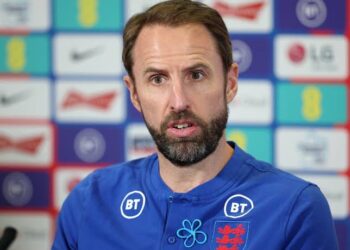 مدرب انجلترا لا يعجبه الستة أهداف ويعنف فريقه