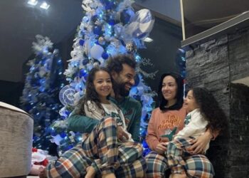 “صلاح” يتعرض لهجوم لاذع بعد صورة الكريسماس