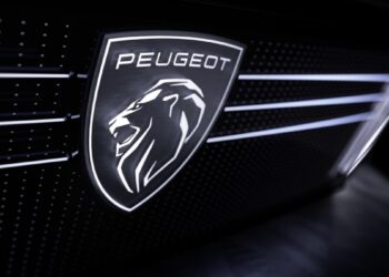 PEUGEOT INCEPTION CONCEPT الهارب من المستقبل