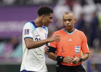 الحكم “سامبايو” يتسبب فى خروج إنجلترا من مونديال قطر 2022