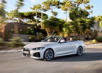 BMW 4 Series Convertible بسعر 50 ألف يورو