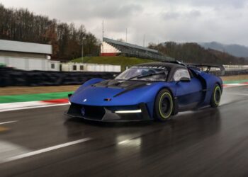 ‎ اطلاق الوحش Maserati MCXtrema