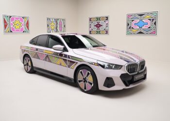 ‎عندما يلتقي الفن بالإبداع BMW i5 Flow NOSTOKANA