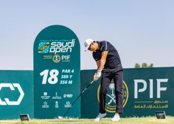 الأمريكي كاتلين يواصل الصدارة وتأهل مغربي في بطولة السعودية المفتوحة للجولف