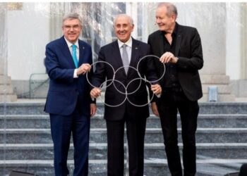 الاتحاد الدولي لكرة الطائرة: يدعم  مشاريع اللعبة في جميع أنحاء العالم