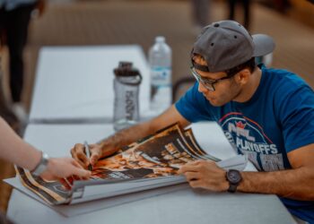 أبطال النزالات النهائية لدوري المقاتلين المحترفين يسلطون الضوء على تفاصيل الحدث المنتظر بالرياض