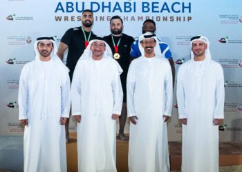 روسيا تتوج بلقب بطولة أبوظبي للمصارعة الشاطئية