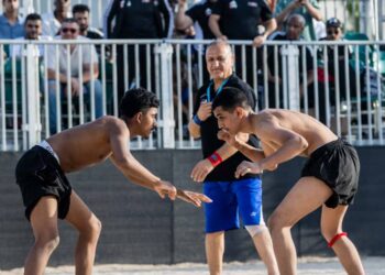 على رمال العاصمة.. انطلاقة قوية لبطولة أبوظبي للمصارعة الشاطئية