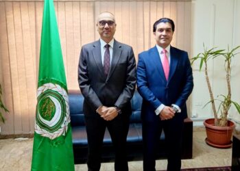 نائب رئيس الاتحاد الدولي لكرة القدم المصغرة IMF يلتقي الوزير المفوض فيصل غسال بجامعة الدول العربية