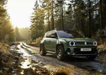 رينو تُشعل ملاعب رولان غاروس بإطلاق سيارة Savane 4×4 الكهربائية لأول مرة عالميًا