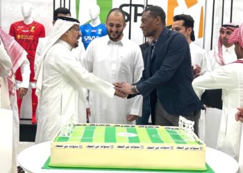 النمشان يودع الملاعب بتكريم فاخر من المحترفين