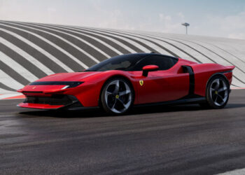 فيراري تكشف عن الأسطورة الجديدة: 849 تيستاروسا الهجينة بقوة 1050 حصانًا