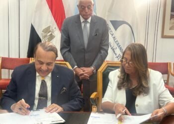خالد فودة يشهد توقيع اتفاقية تعاون بين اتحاد الدارتس ونادي بايونيرز بالإسكندرية